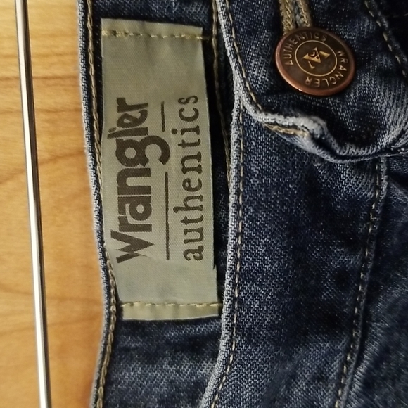 Wrangler Authentics Men's Jeans - Picture 2 of 9